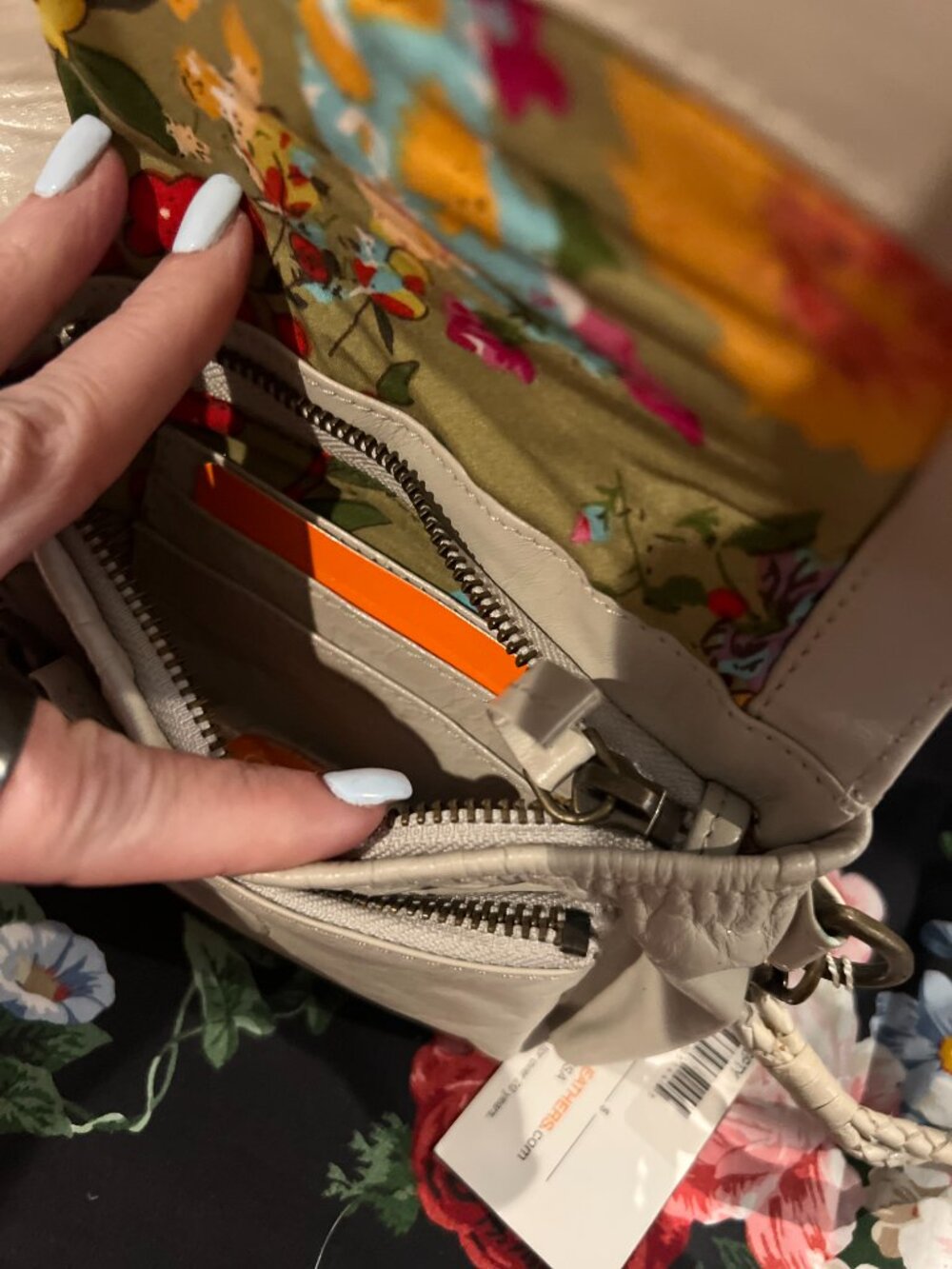 NWT Latico Cream Leather Braided Wristlet Clutch Wallet Floral Lining - Picture 4 of 6